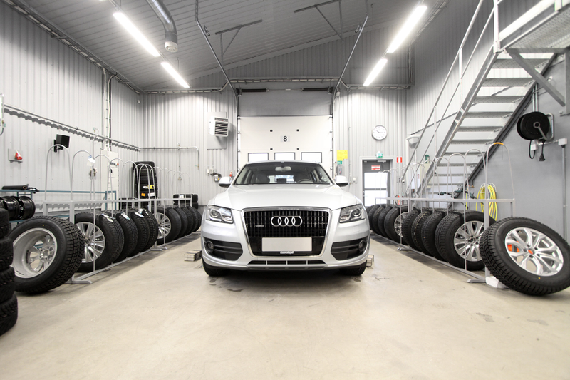 Illustration for article titled Flat Out At White Hell, The Northernmost Car Testing Center In The World